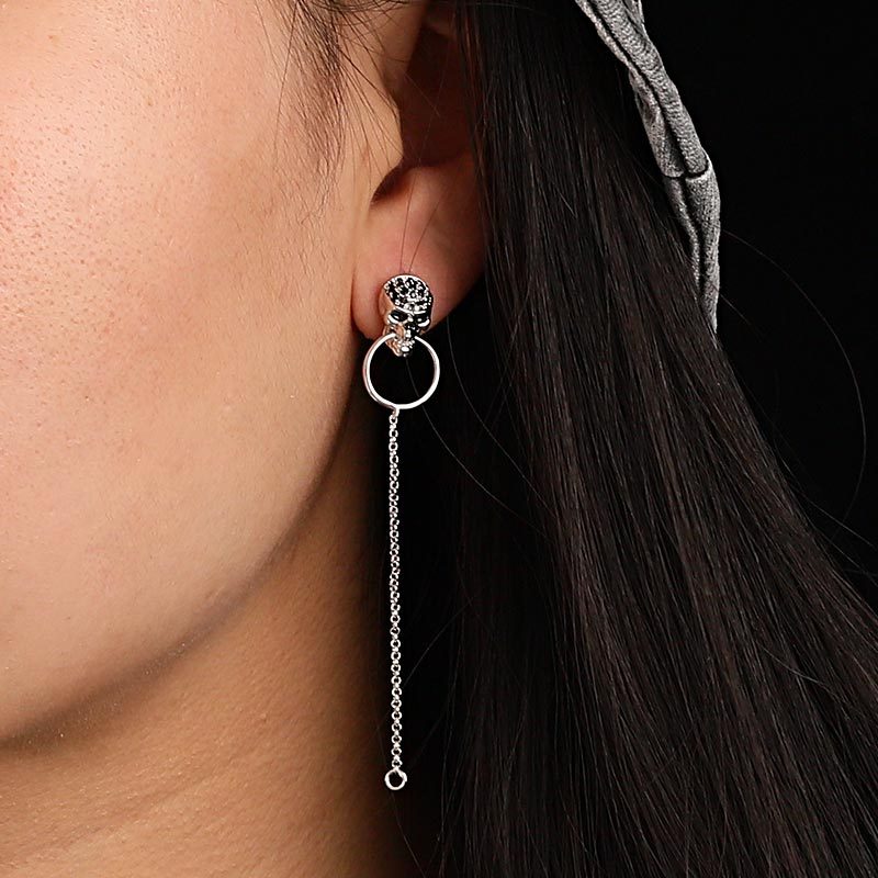 Skull Dangle Earrings image number 2