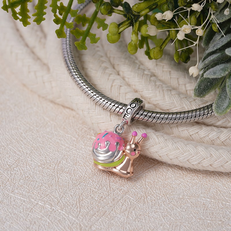 ピンキーカタツムリペンダント image number 1