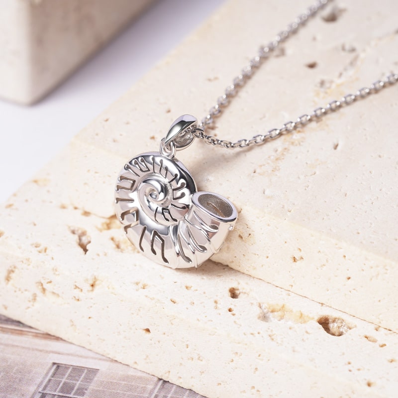 巻き貝の音符ネックレス image number 2