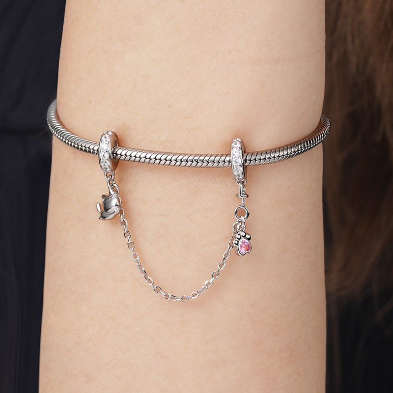 猫と足の安全チェーン image number 2