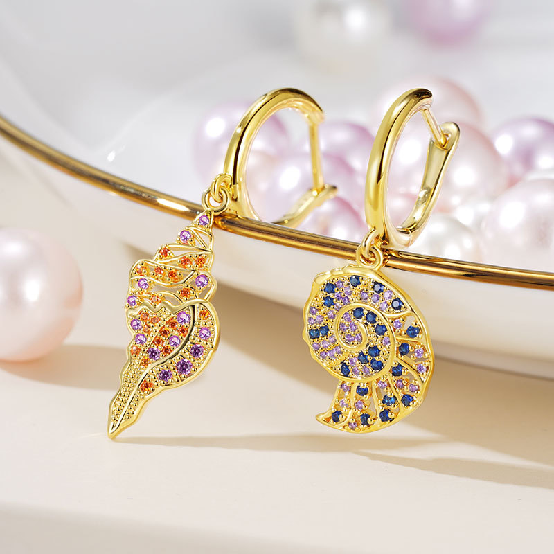 海のカタツムリのぶら下がりイヤリング image number 1