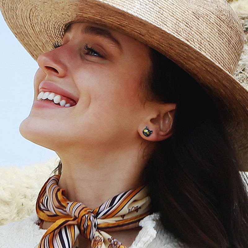 黒猫のスタッドピアス image number 2