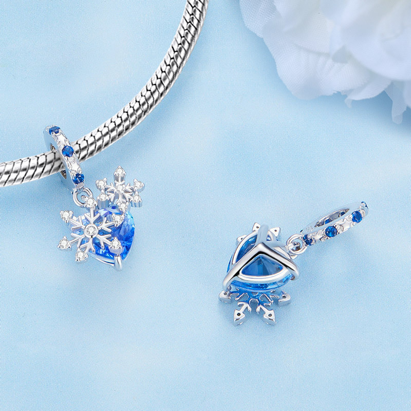 ブルー CZ ストーン 雪の結晶 ペンダント image number 1