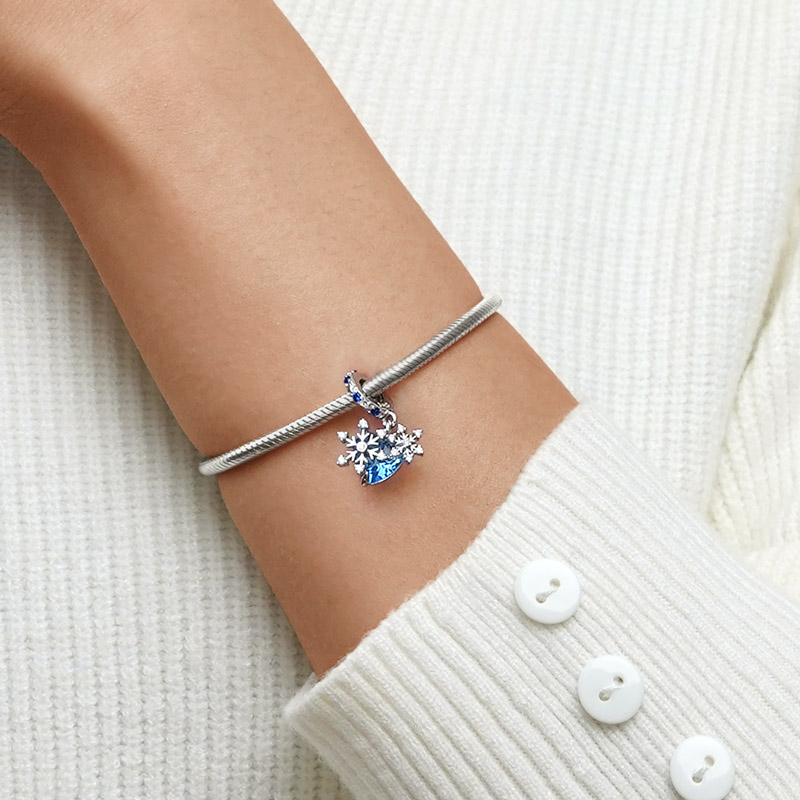 ブルー CZ ストーン 雪の結晶 ペンダント image number 3