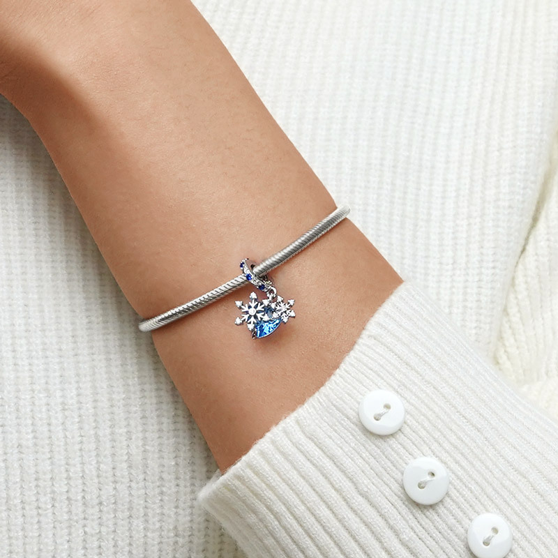 ブルー CZ ストーン 雪の結晶 ペンダント image number 3