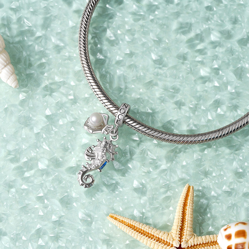 タツノオトシゴの貝殻ペンダント image number 2