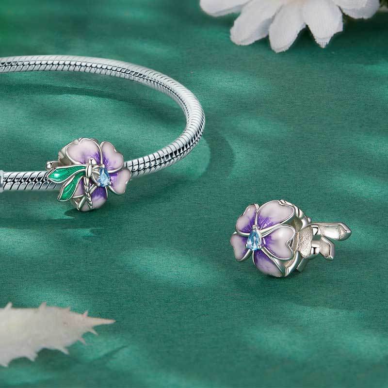 トンボは花のチャームが大好き image number 1