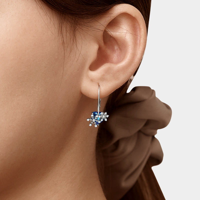 スノーフレークダングルピアス image number 4