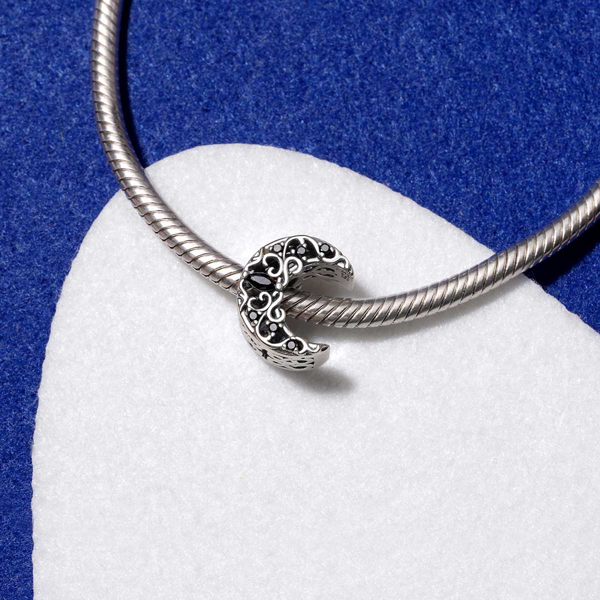 ダークムーンチャーム image number 2