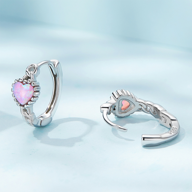 カラフルなラブピアス image number 1