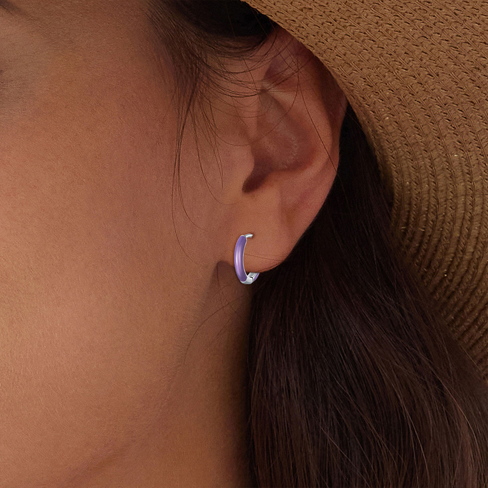 光るピアス image number 4