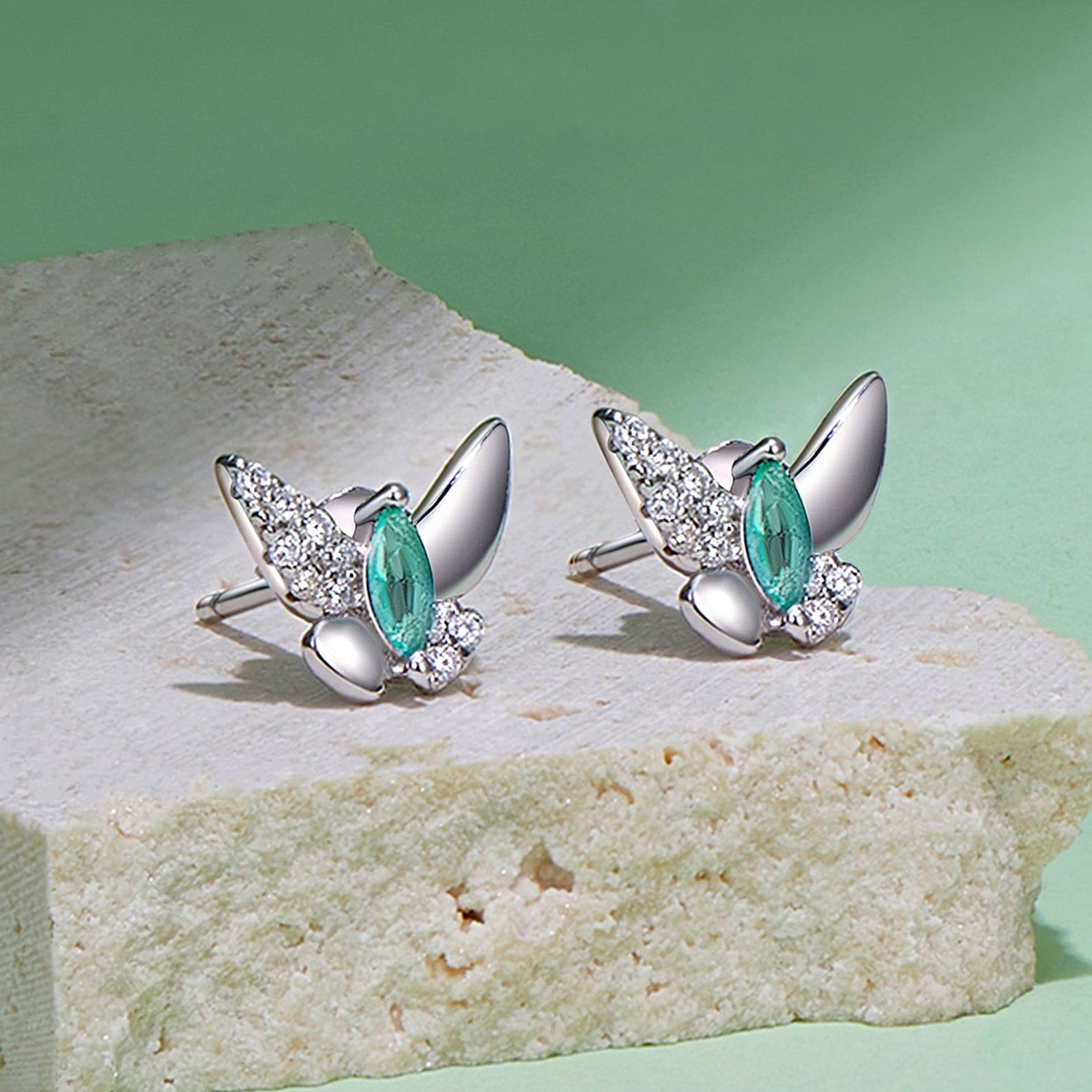 グリーンバタフライスタッドピアス image number 1