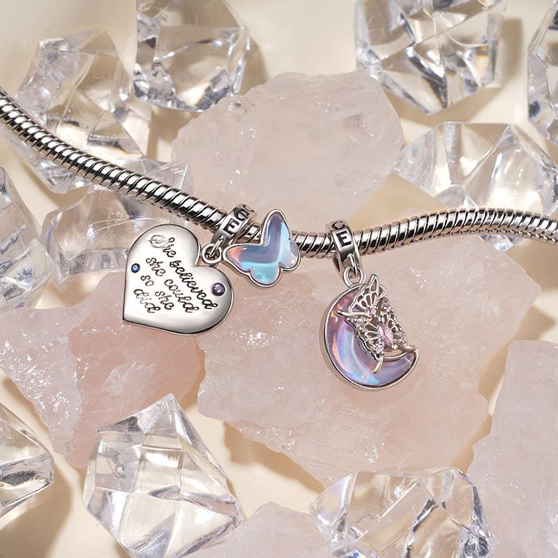 月の蝶ペンダント image number 2