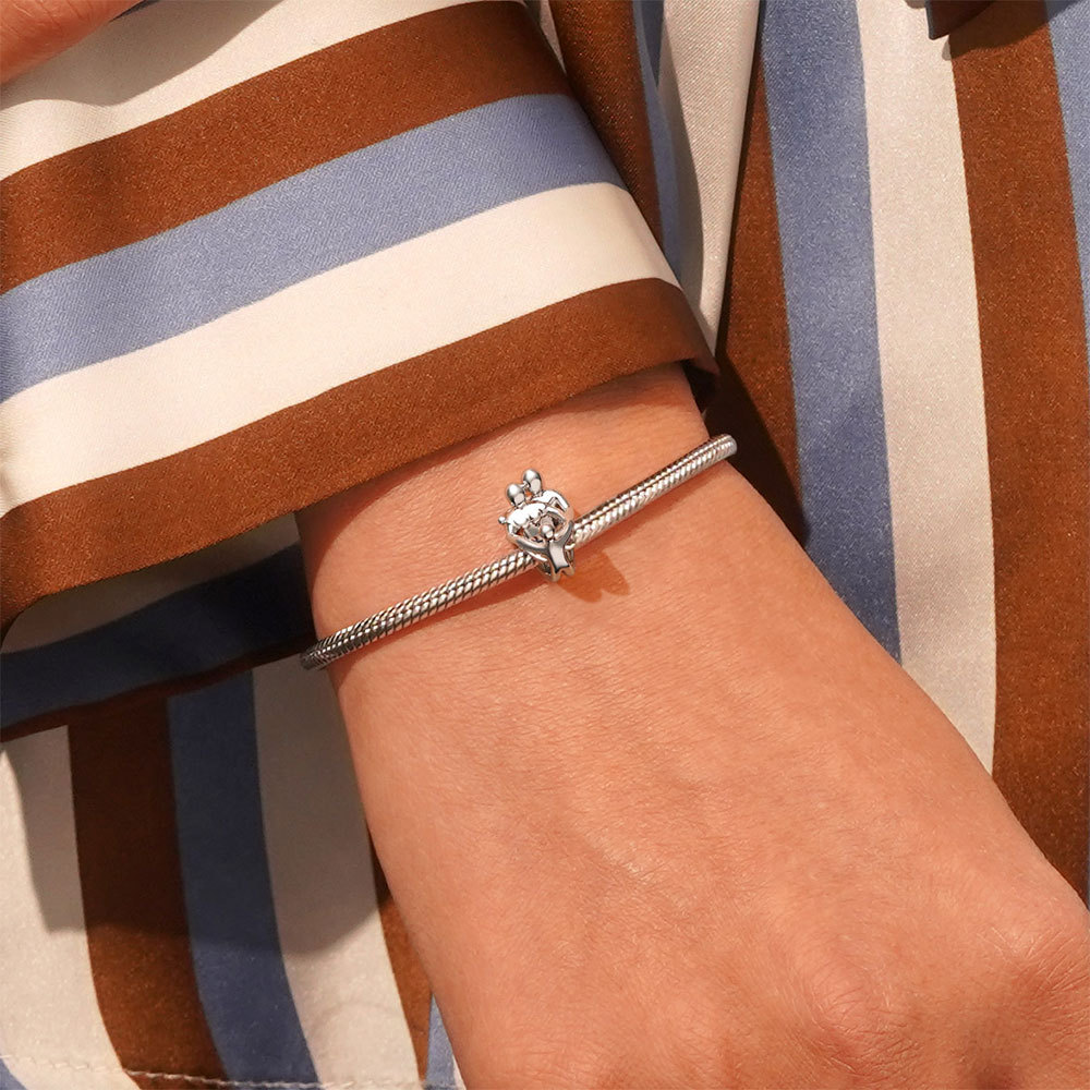 家族が魅力を抱きしめる image number 4