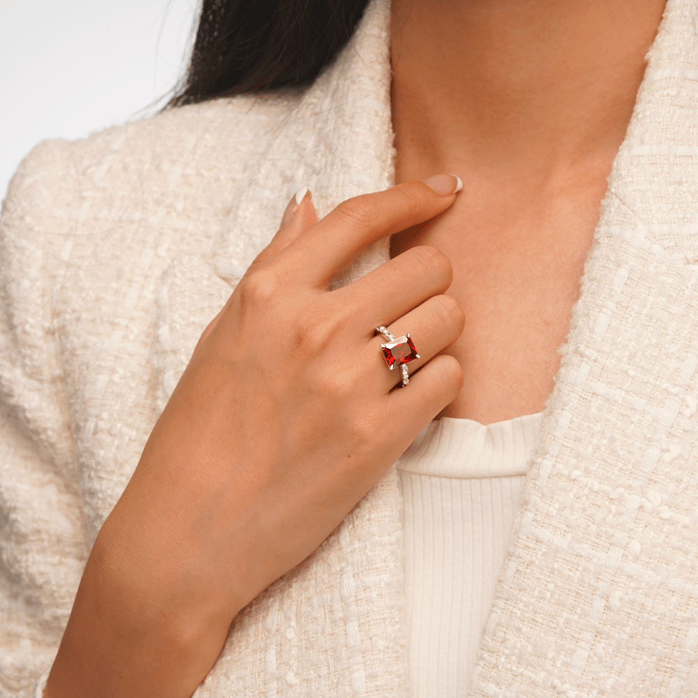 長方形カットの誕生石リング image number 4