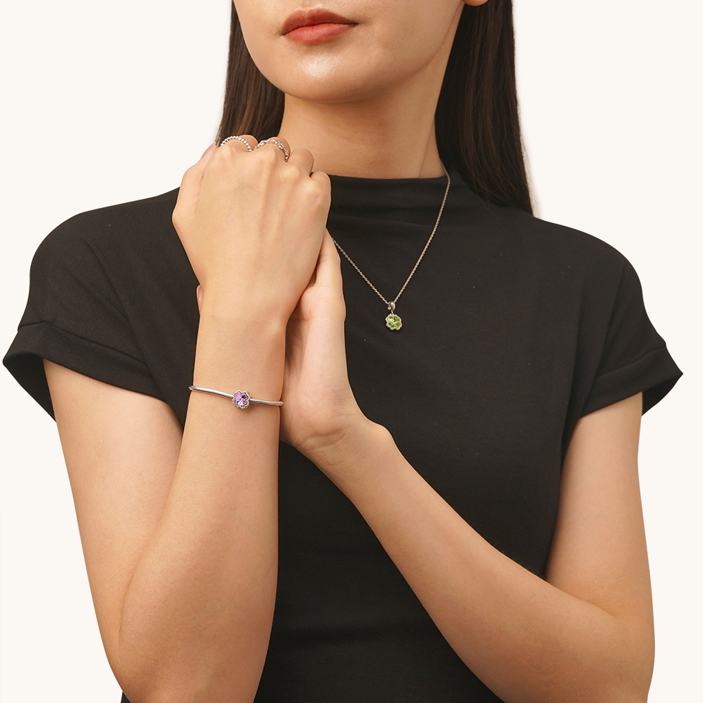 紫の四つ葉のクローバーチャーム image number 3