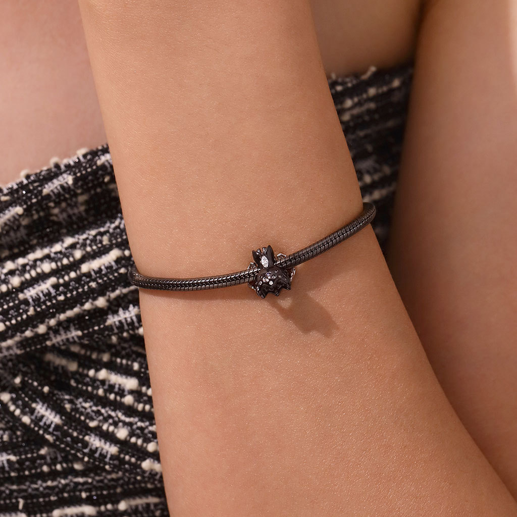 スパイダーブラックウェディングドレスチャーム image number 4