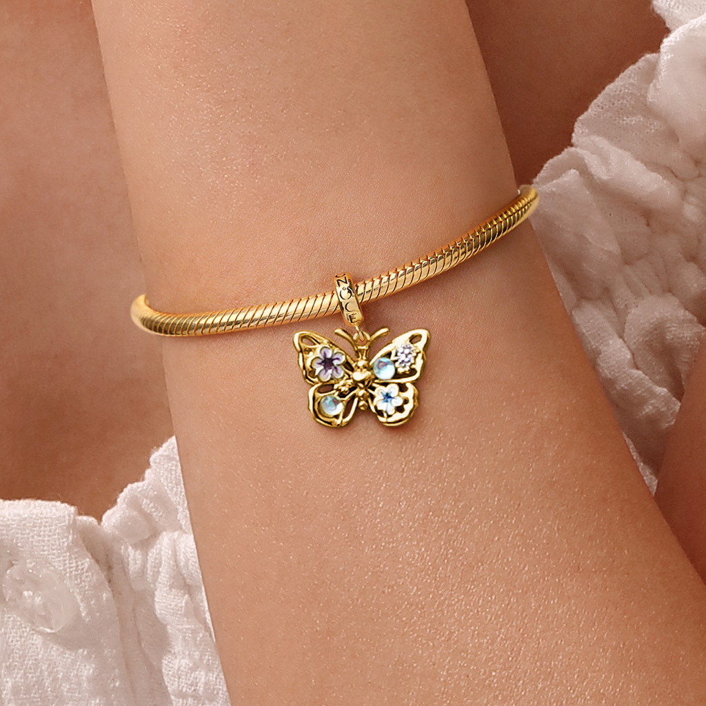 きらめくバタフライムーンストーンペンダント image number 5