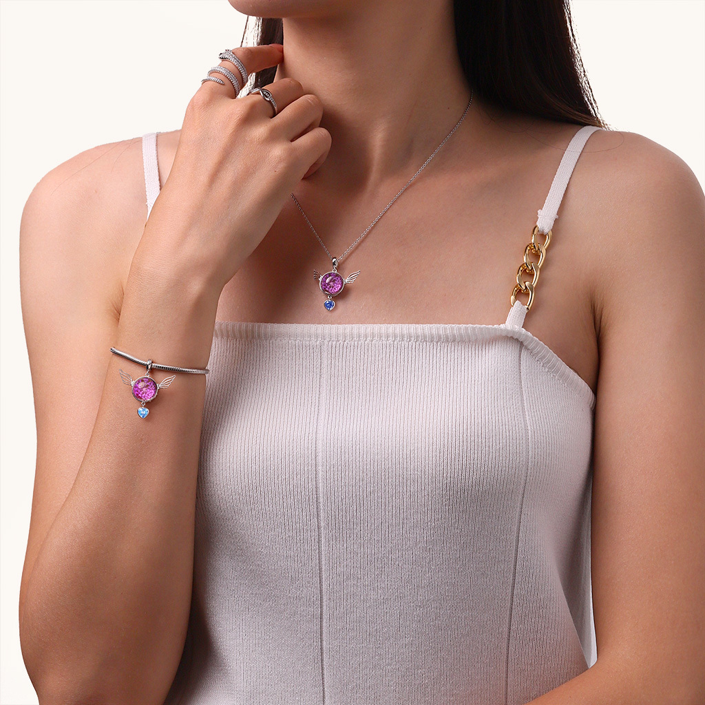 プリザーブドフラワーの羽根ペンダント image number 4