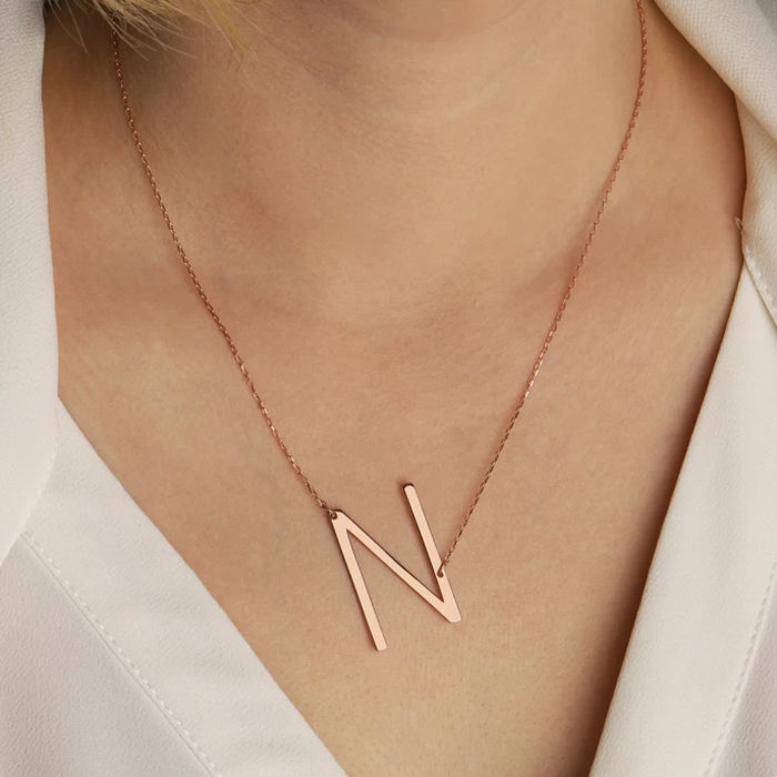 横向きラージイニシャルネックレス image number 4