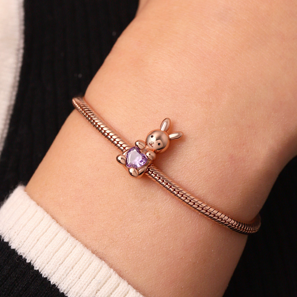 愛を抱きしめるウサギのチャーム image number 6