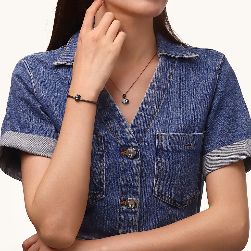 大きなお尻のジャッジキャットチャーム image number 3