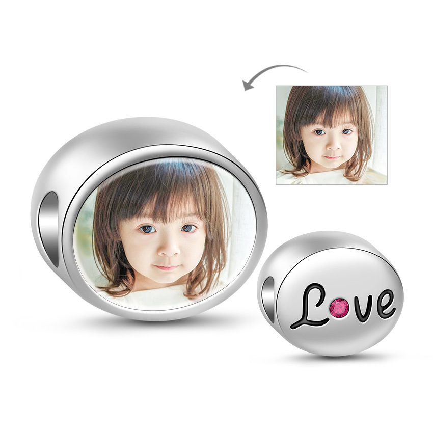 Loveが刻まれた写真入れチャーム image number 0
