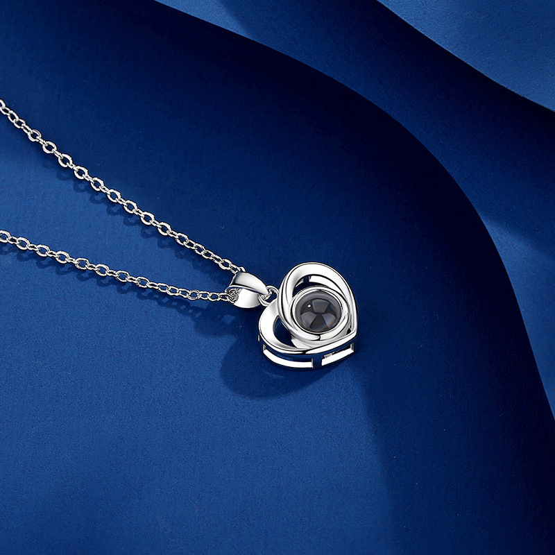 Custom Photo Heart Projection Necklace, Personalized Memorial Gift, Meaningful Gift for Mom, Her or Someone You Miss