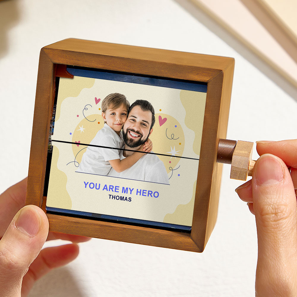 Custom Hand-Cranked Father's Day Flipbook Frame Mechanical Hand-cranked Photo Album with Covers Creative Wooden Keepsake Gift for Dad