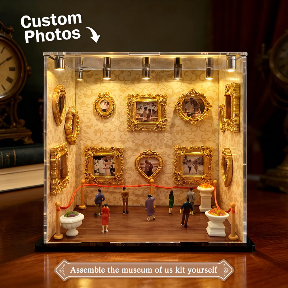 Museum of Us – Transparent Mini Museum DIY