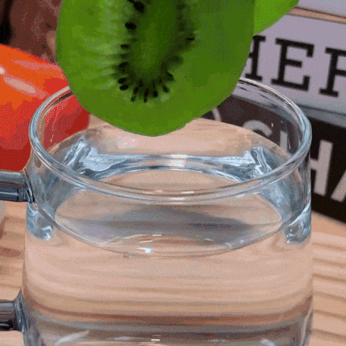 Freeze-dried kiwifruit strengthens the immune barrier🛡️ and reduces the risk of blood clots🥝. Additive-free for peace of mind.