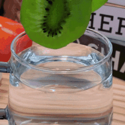 Freeze-dried kiwifruit strengthens the immune barrier🛡️ and reduces the risk of blood clots🥝. Additive-free for peace of mind.