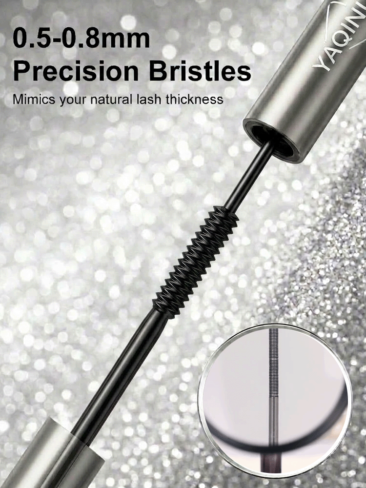 Waterproof, well-defined, naturally voluminous mascara