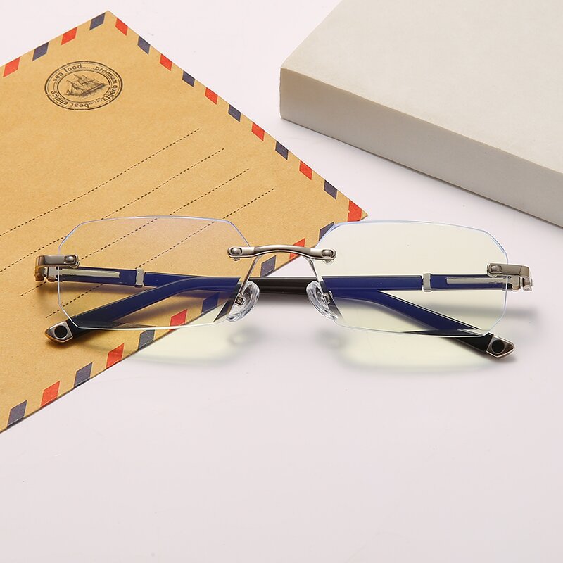 😻[100-700 Degree Autofocus] The photosensitive lenses transform into sunglasses even in sunlight, blocking 99.9% of harmful blue light and preventing glare.