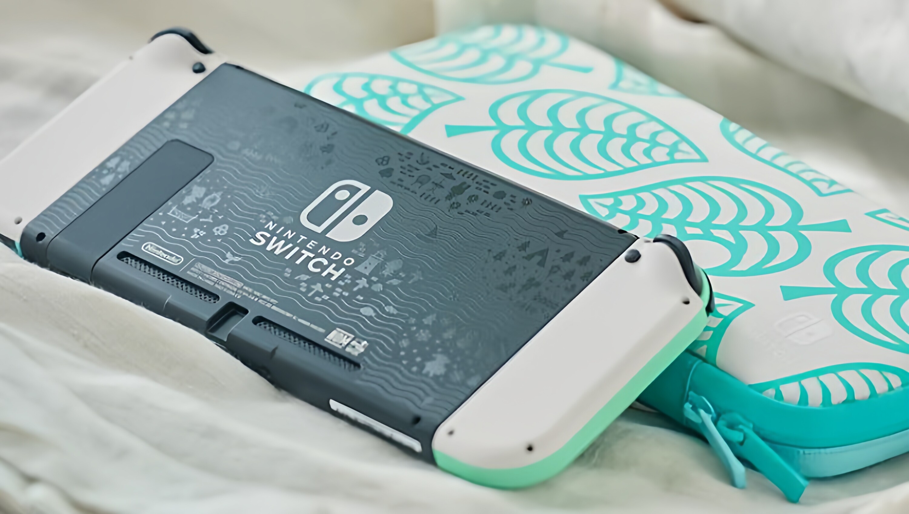 【Switch】あつまれ どうぶつの森 アロハ柄 公式キャリングケース 画面保護フィルムセット