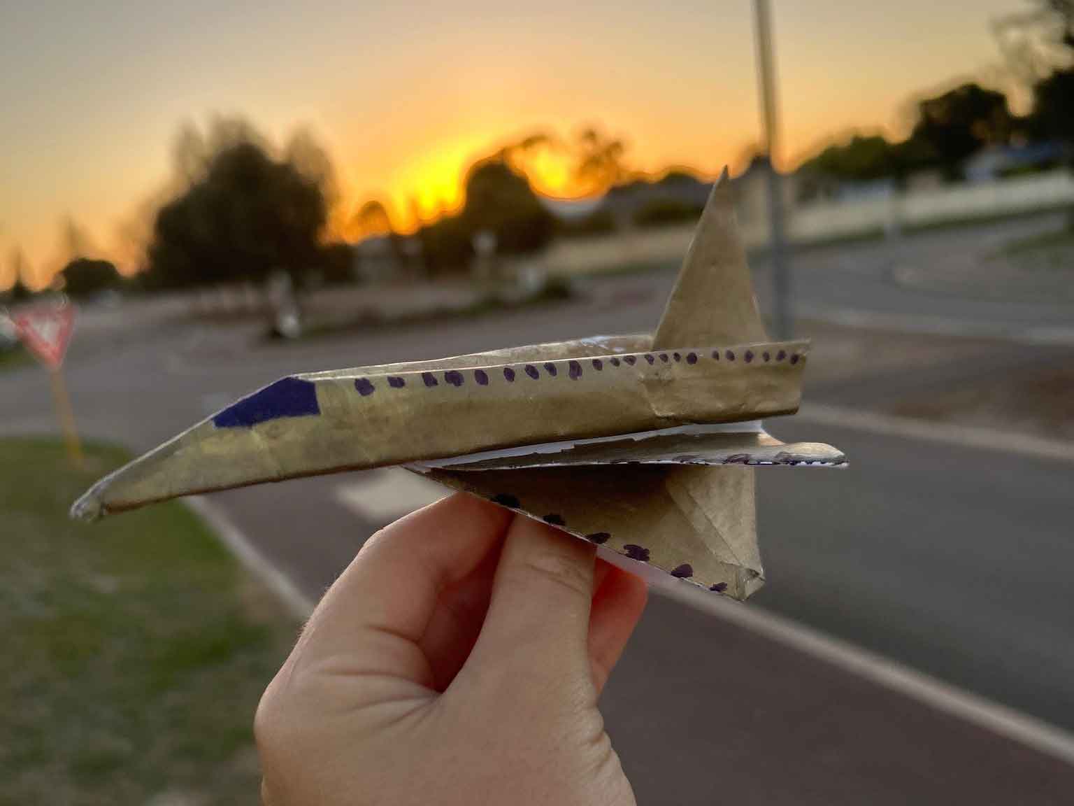 FMS-Paper-Plane-4-Cjvb7bTTl1