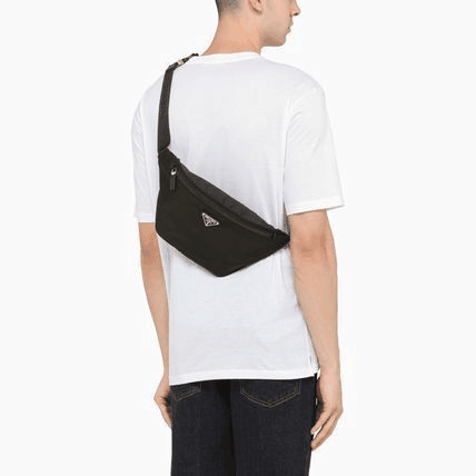 PRADA★ブラック リナイロン ベルトバッグ★関税込み