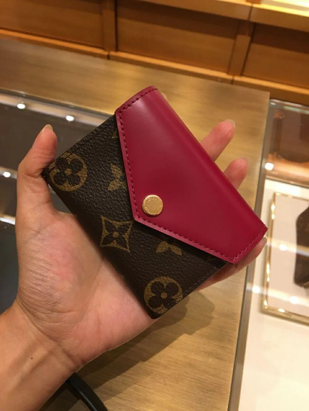 【国内発送】LOUIS VUITTON ポルトフォイユ ゾエ     M62932