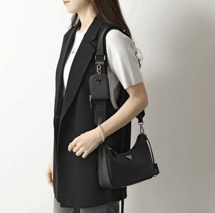 ★関税込★PRADA★Re-Edition 2005 サフィアーノレザー バッグ★