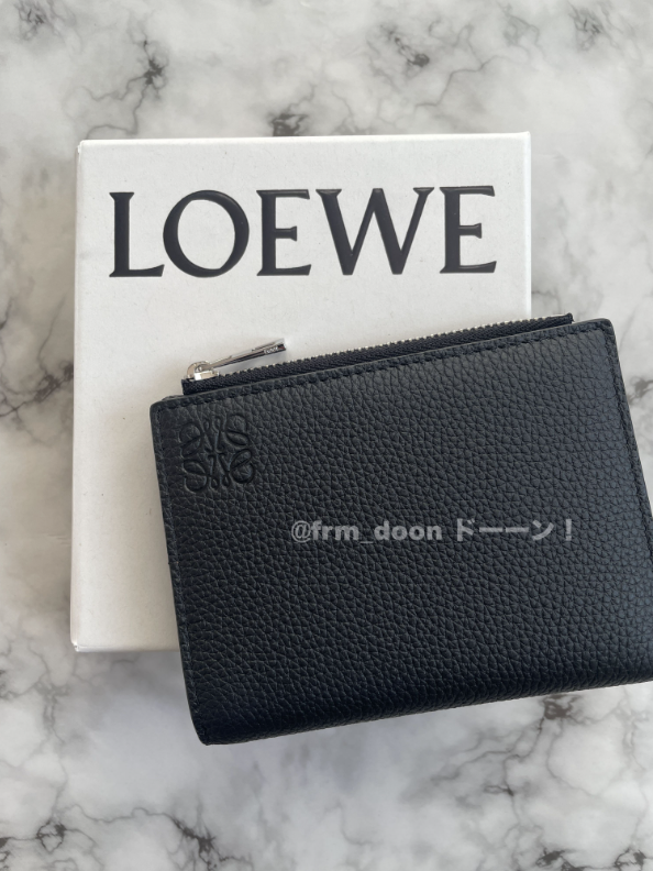 【LOEWE】新作 スリム コンパクトウォレット