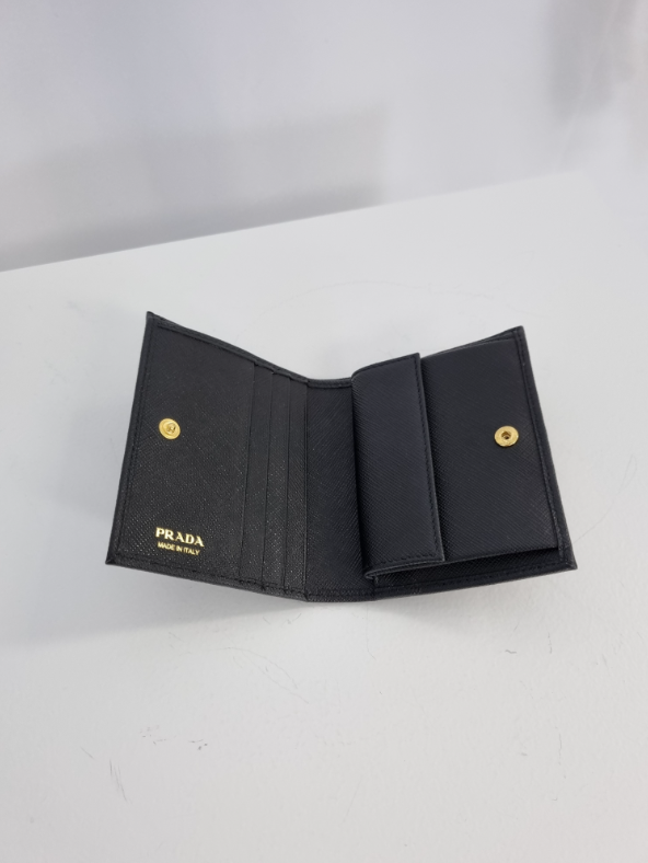 ★関税込★PRADA★SAFFIANO Triangle Logo★折りたたみ財布★