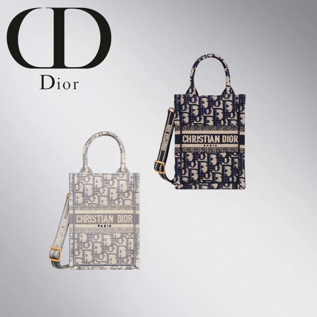 【完売確実！最新サイズ！】DIORブックトートphoneバック