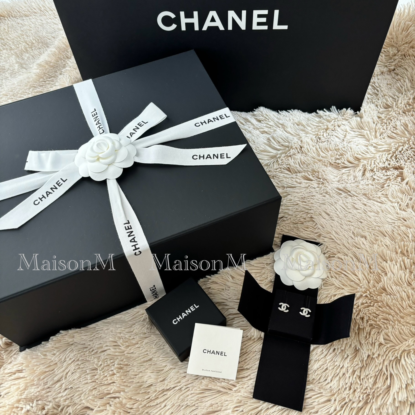 在庫有【CHANEL】ストラス　CCマーク　ピアス