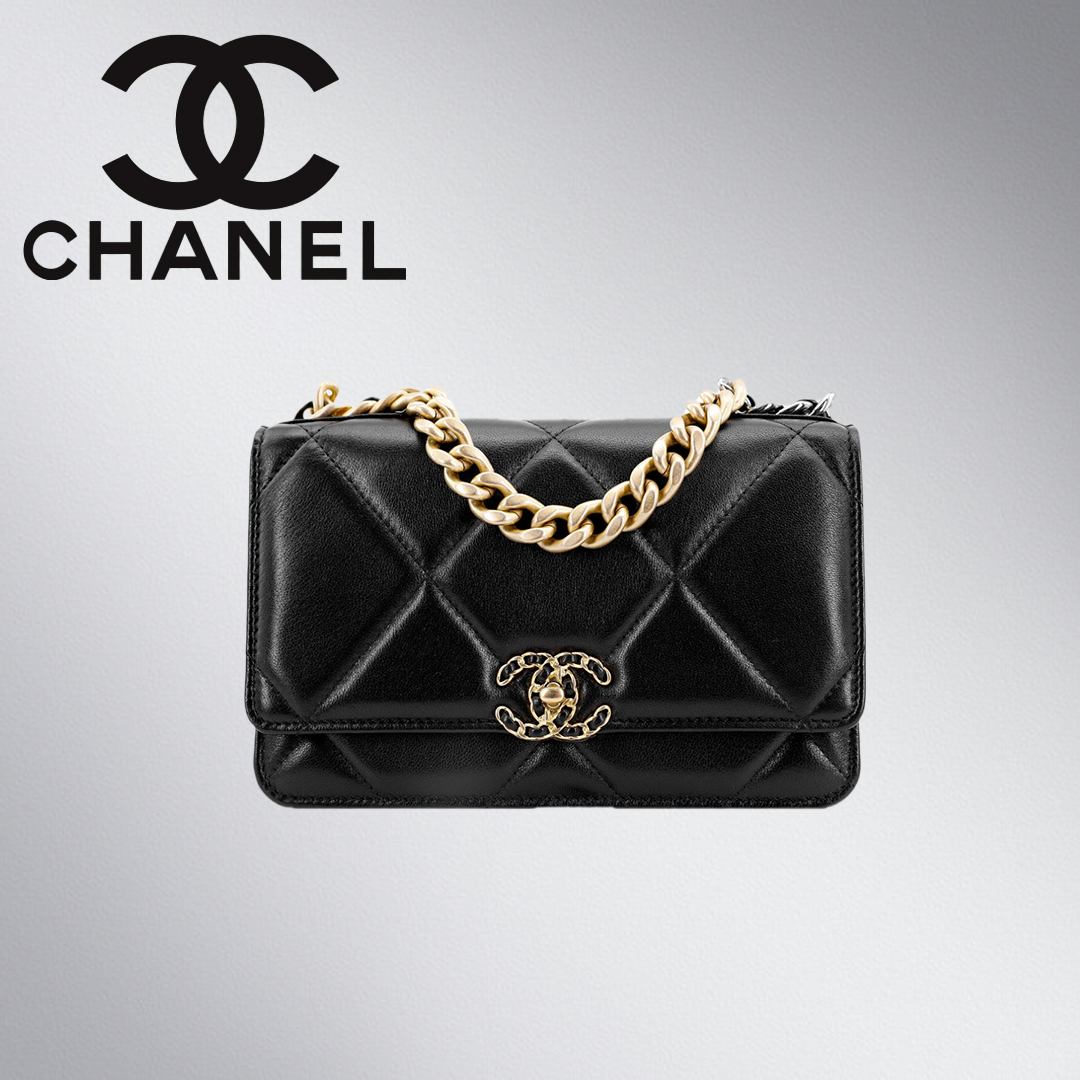 国内即発 CHANEL19 チェーンウォレット 3WAY　入手困難