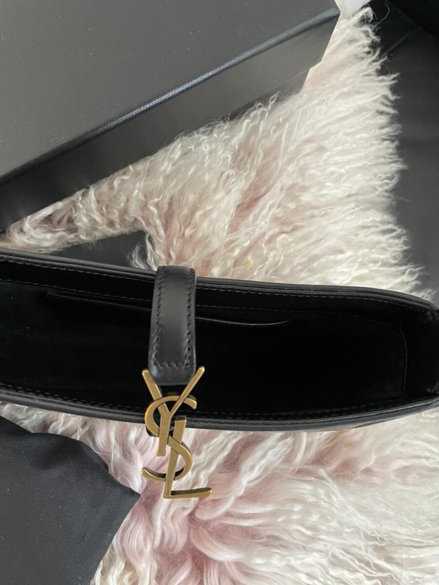 関税送料込国内発送★SAINT LAURENT Le 5 a 7 mini leather bag