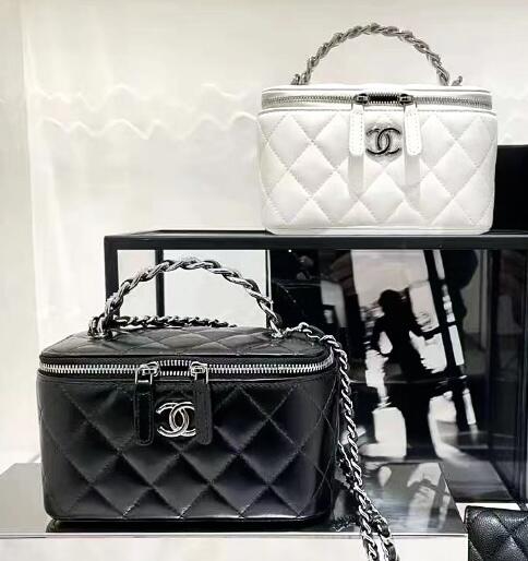 23K★大人シックに決まる★CHANEL★バニティケース★新ハンドル