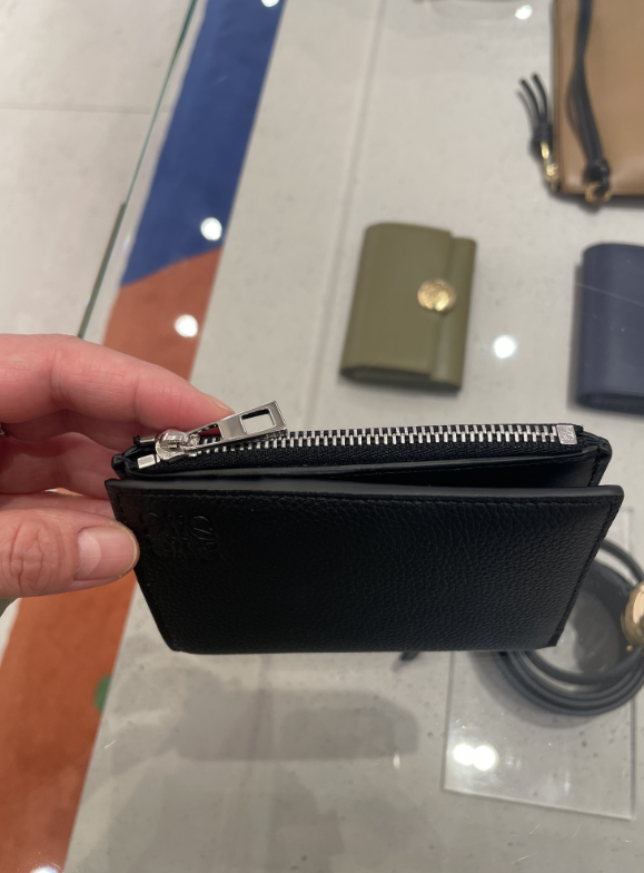【LOEWE】新作 スリム コンパクトウォレット