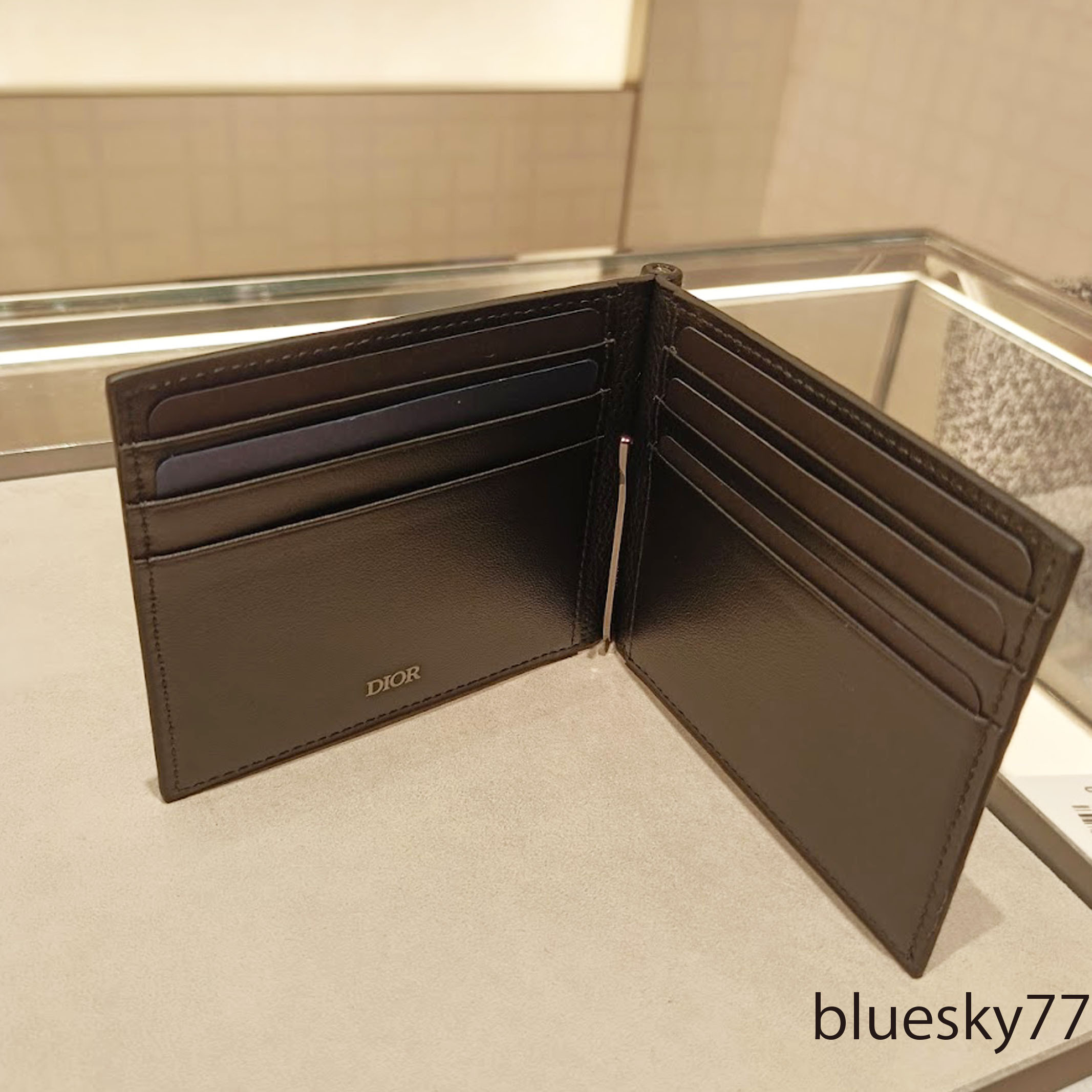 すぐ届く！Dior マネークリップ付きウォレット 2つ折り