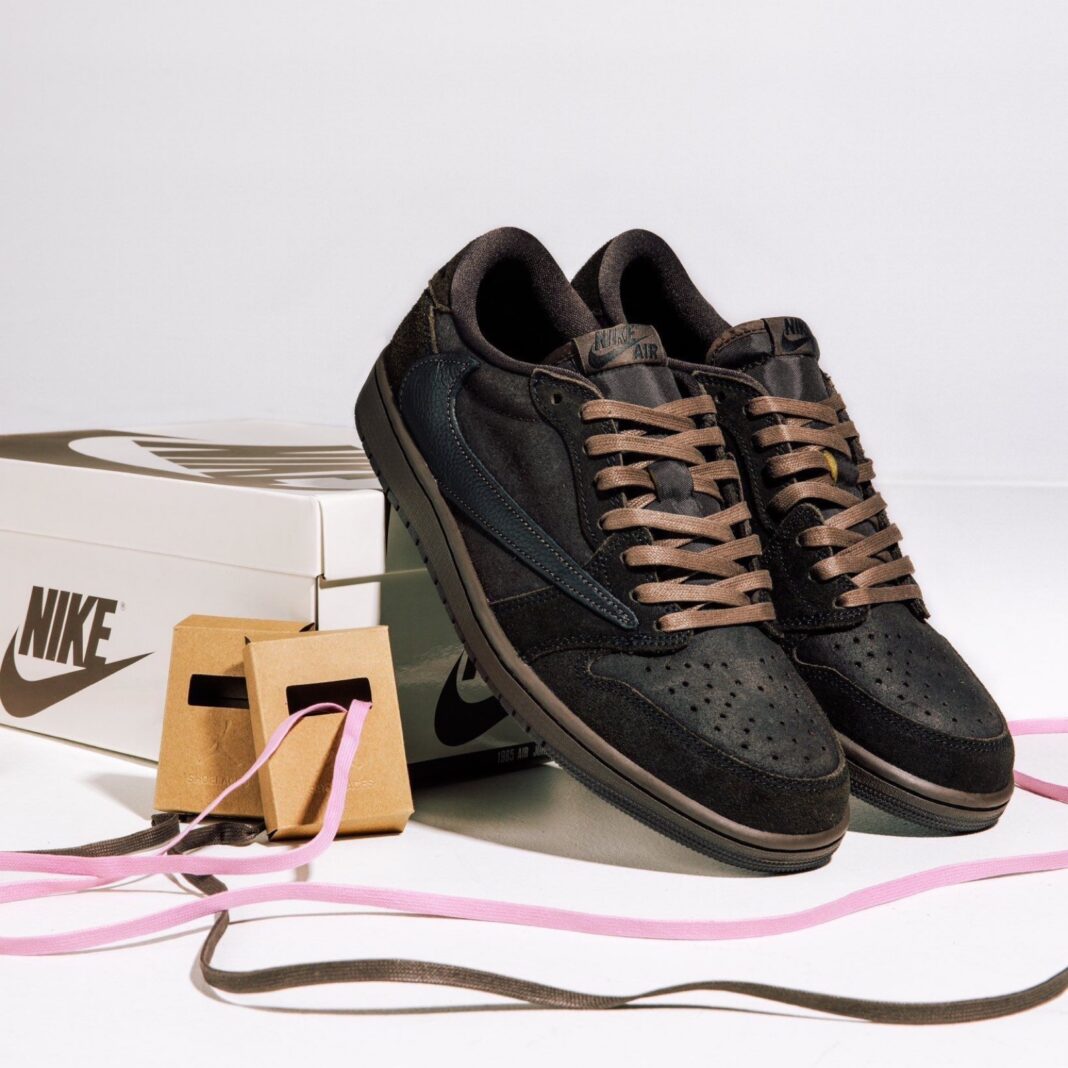 トラヴィス スコット x エア ジョーダン 1 ロー OG ベルベット ブラウン