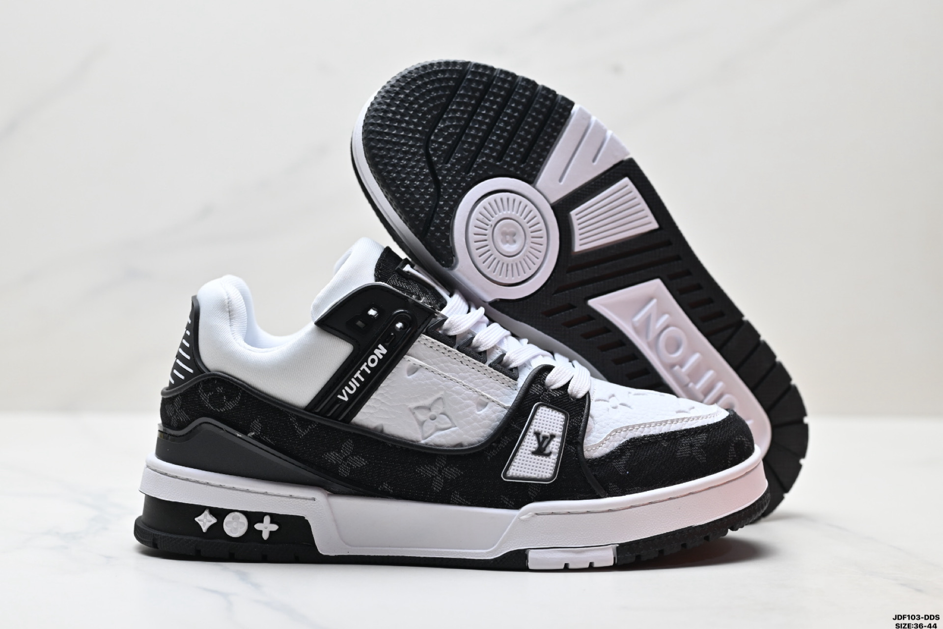 ルイ・ヴィトン LV トレーナースニーカー 1A9JGF